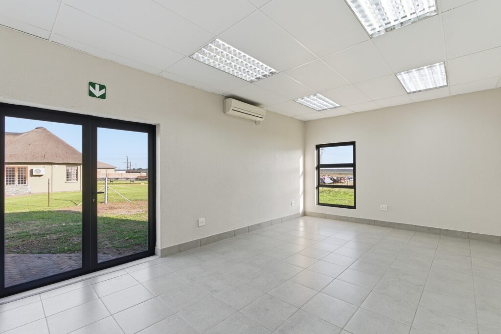 Greenfield Warehouse 8915 (11)
