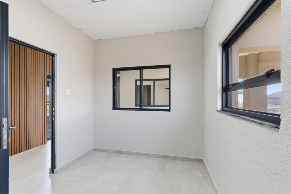 Greenfield Warehouse 8915 (21)