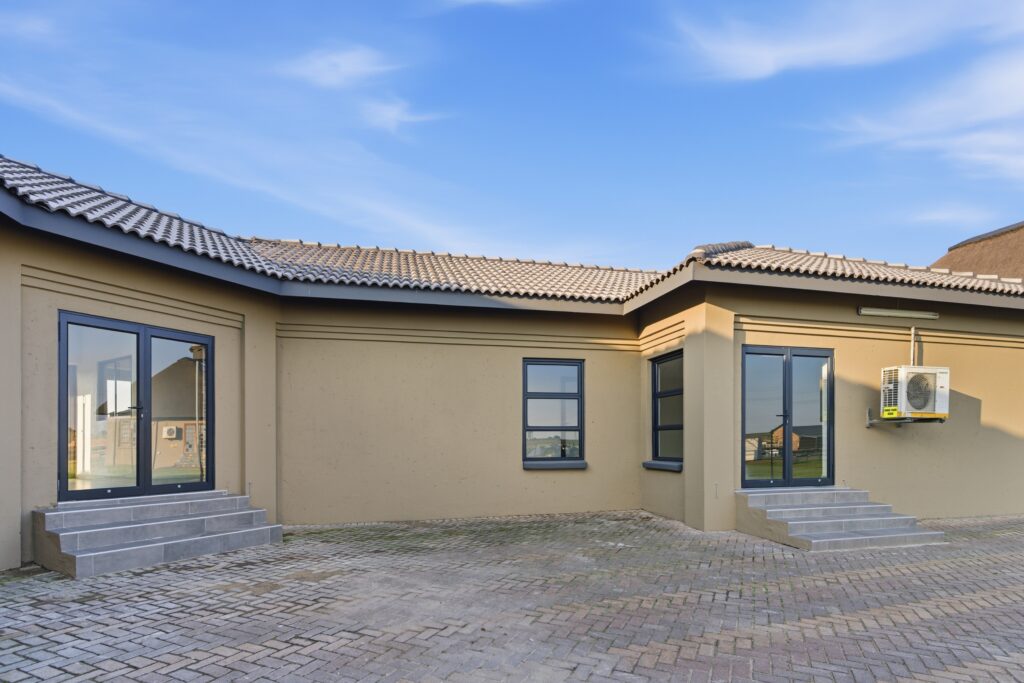 Greenfield Warehouse 8915 (29)