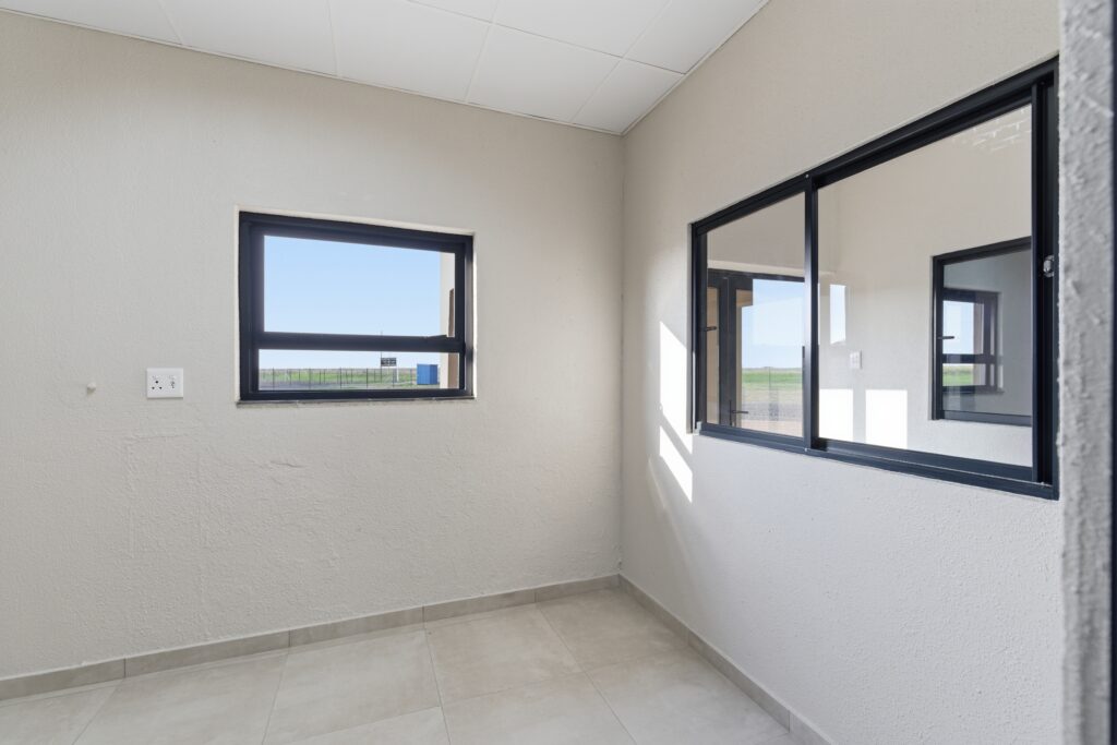 Greenfield Warehouse 8915 (5)